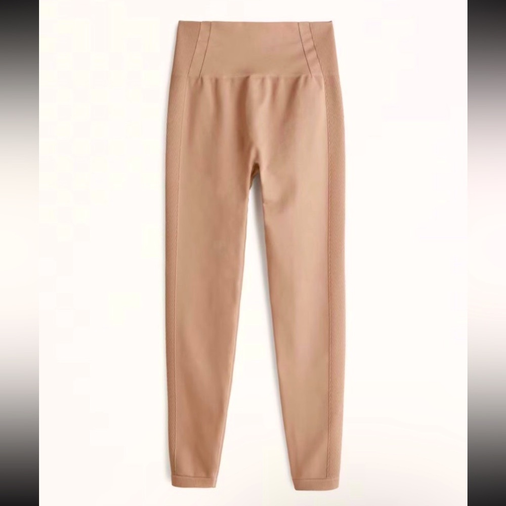 Abercrombie YPB seamlessCORE 7/8-Length Legging